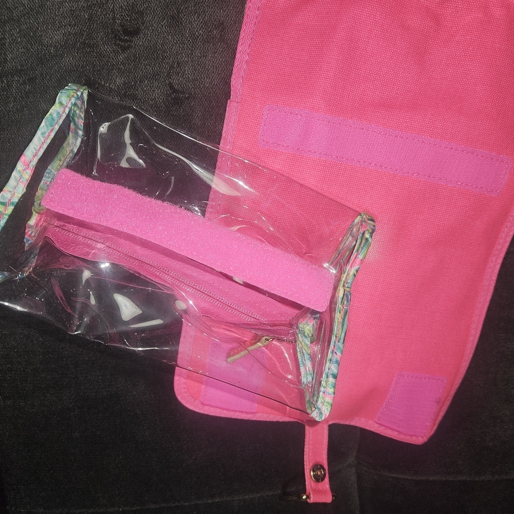 Lilly Pulitzer Tropical Pink Print Hanging Makeup Bag 🤍 - Picture 6 of 9